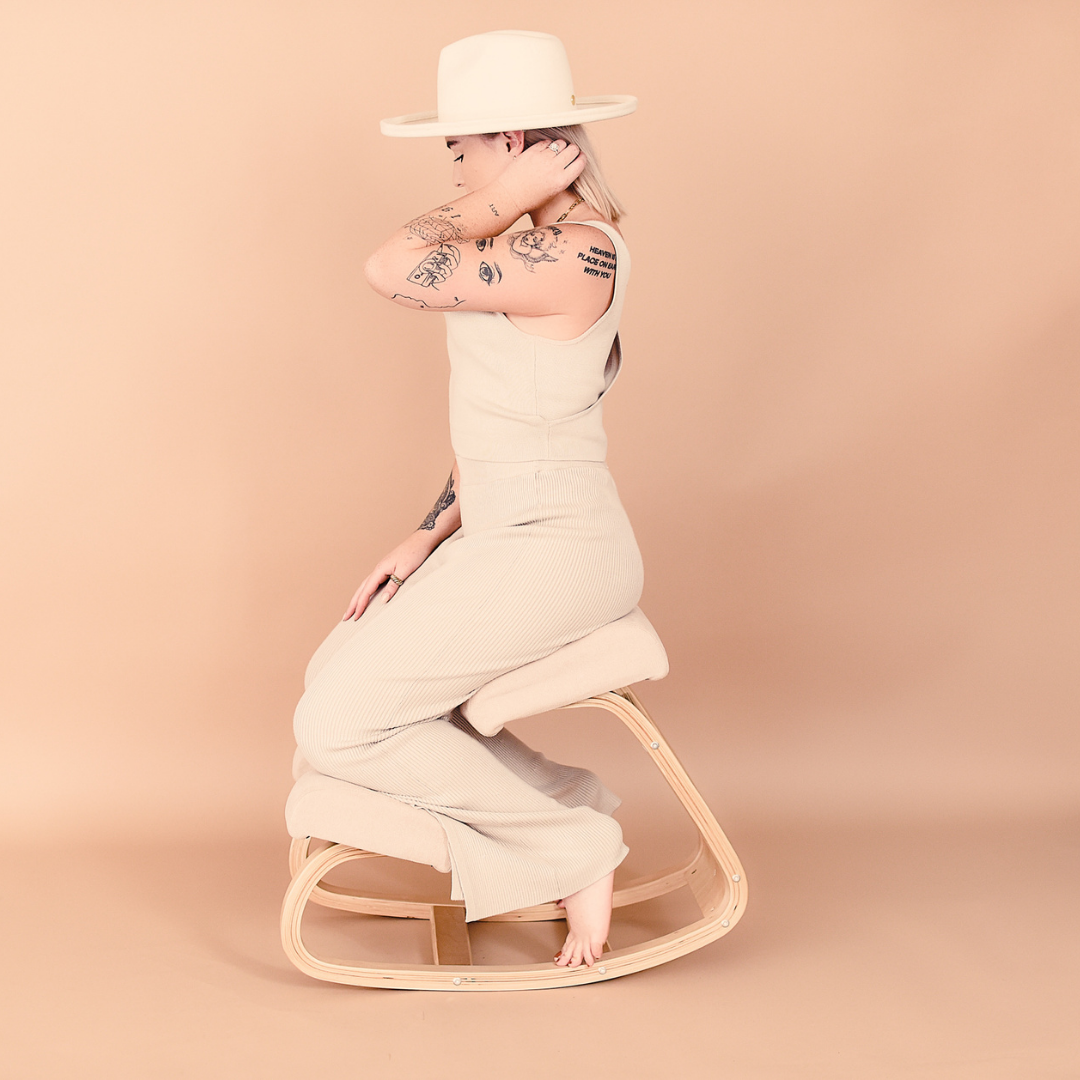 The Austin Kneeling Chair: Winter Linen
